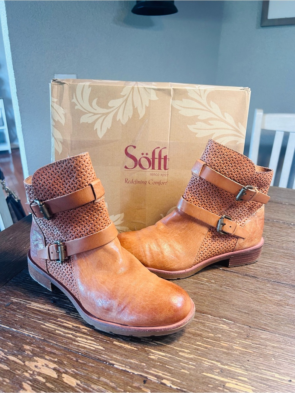 NWT Sofft Baywood leather ankle boots size 7.5